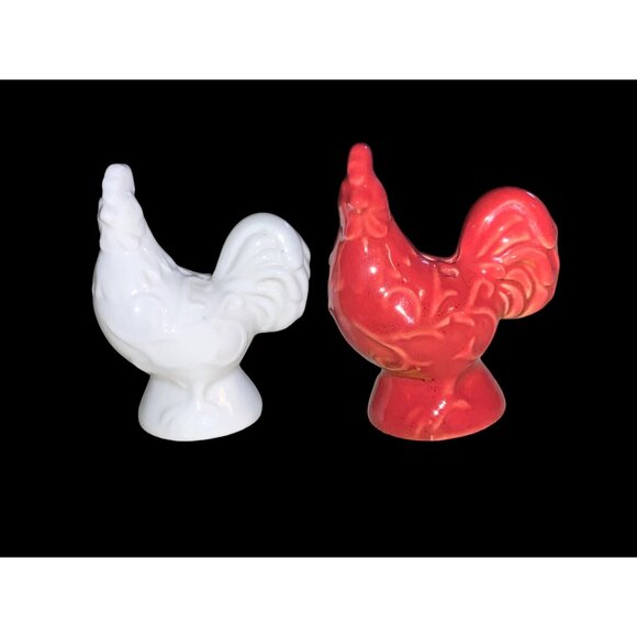 Small Mini Chicken Rooster Salt and Pepper Shaker Set - Picture 1 of 10